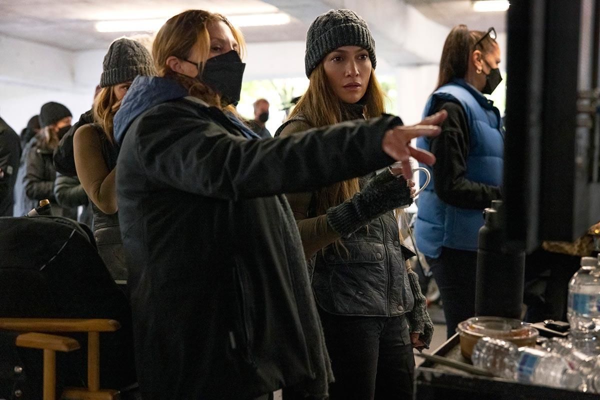 Jennifer Lopez durante el rodaje de la película 'The Mother', una de las grandes apuestas de Netflix del 2022