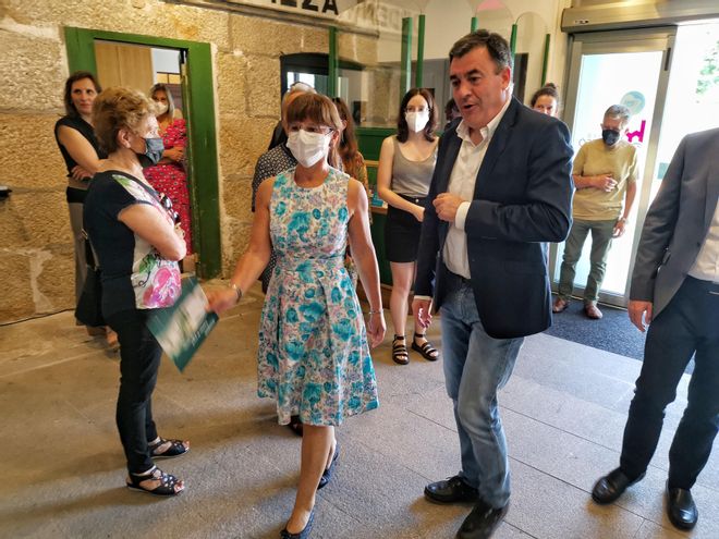 Inauguración de la exposición "Camiños de papel e de estrelas" en el Museo Massó