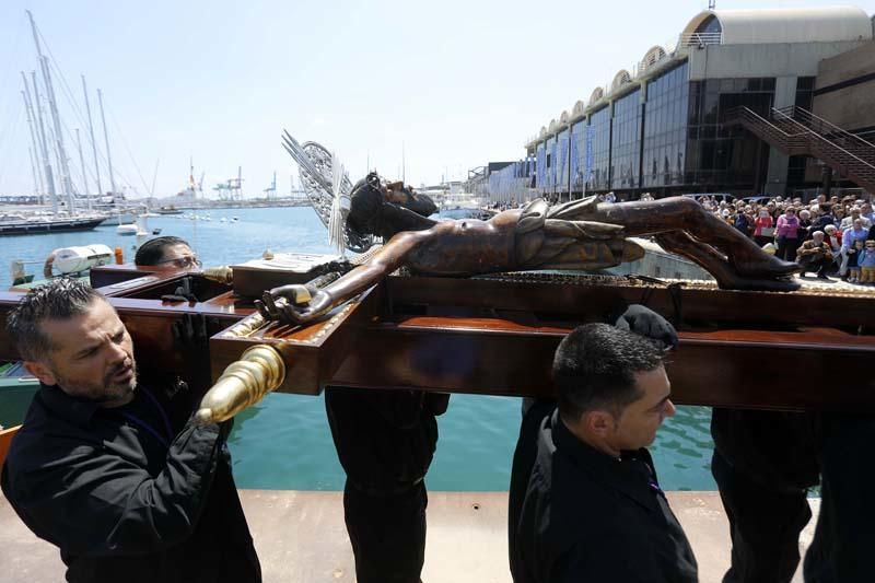 Llegada del Cristo del Grao, el Negret, al puerto