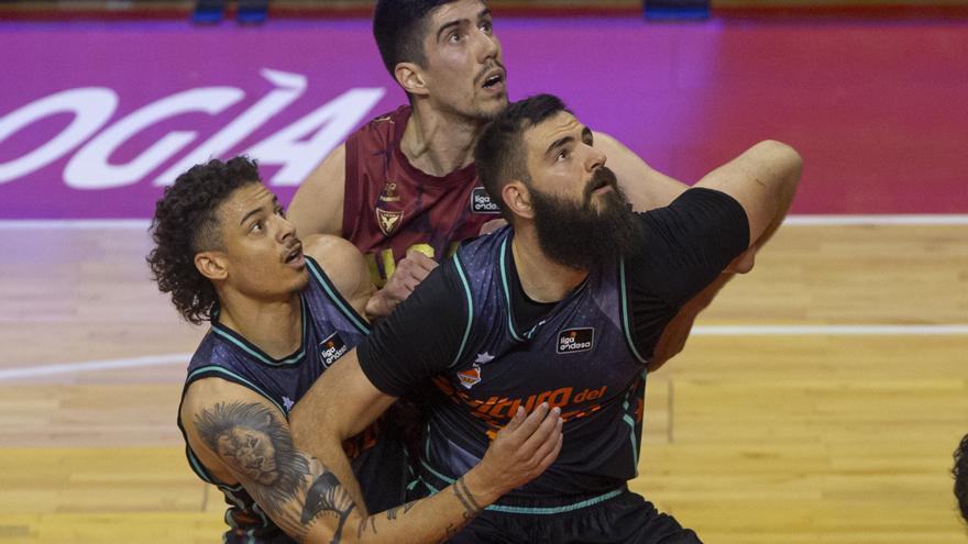 El Valencia Basket cae en Murcia y abre la puja por la octava plaza (90-82)
