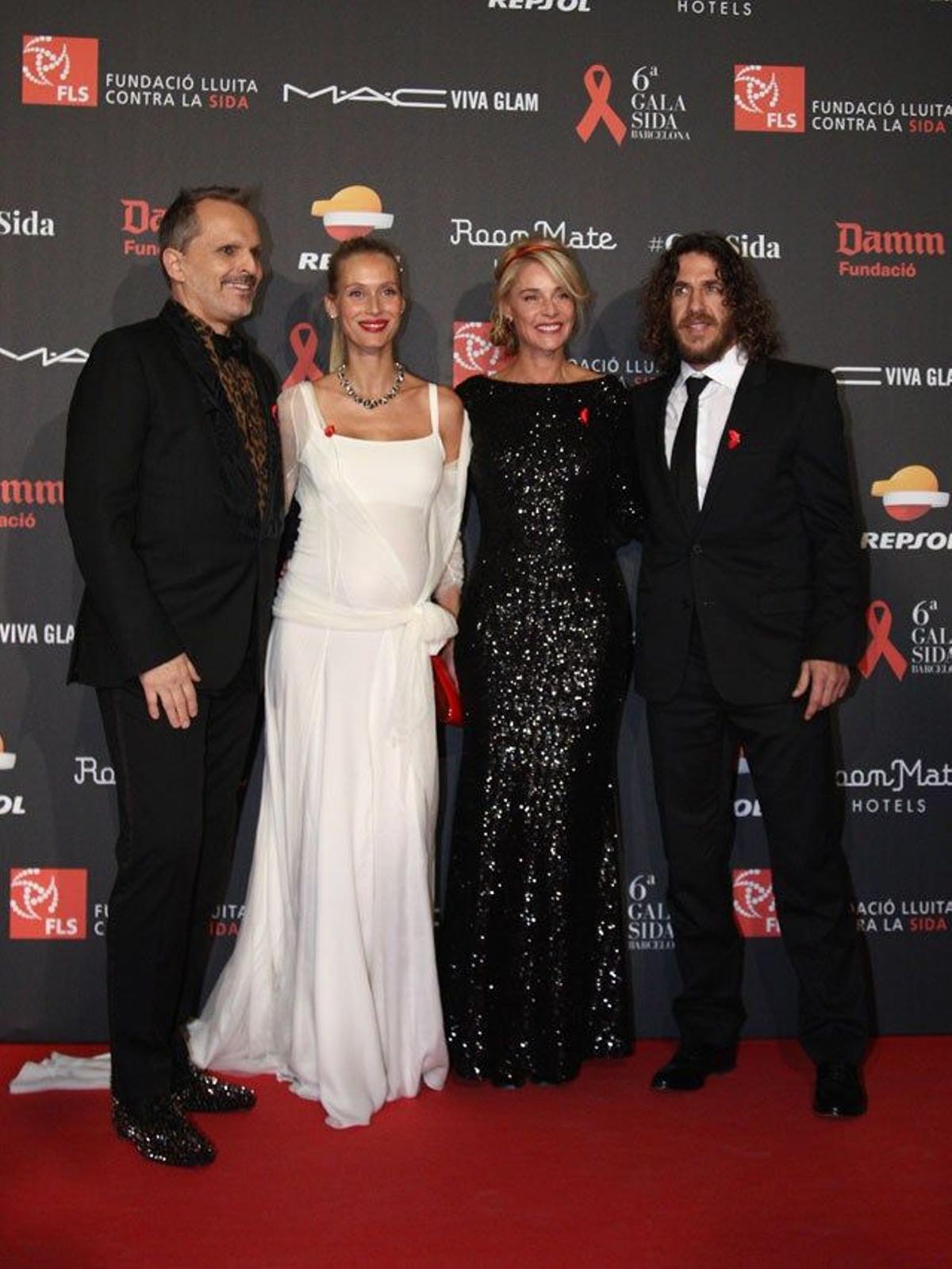 Miguel Bosé, Vanesa Lorenzo, Belén Rueda y Carles Puyol, en la gala la Lucha contra el SIDA 2015.