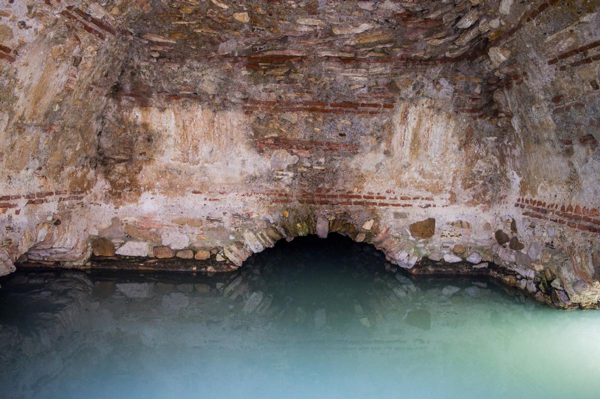 El interior de los Baños de la Hedionda