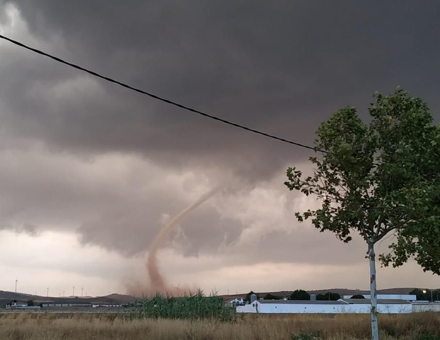 Un tornado atraviesa Campillos