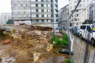 El suelo rocoso paraliza la obra de la nueva plaza de O Castrillón