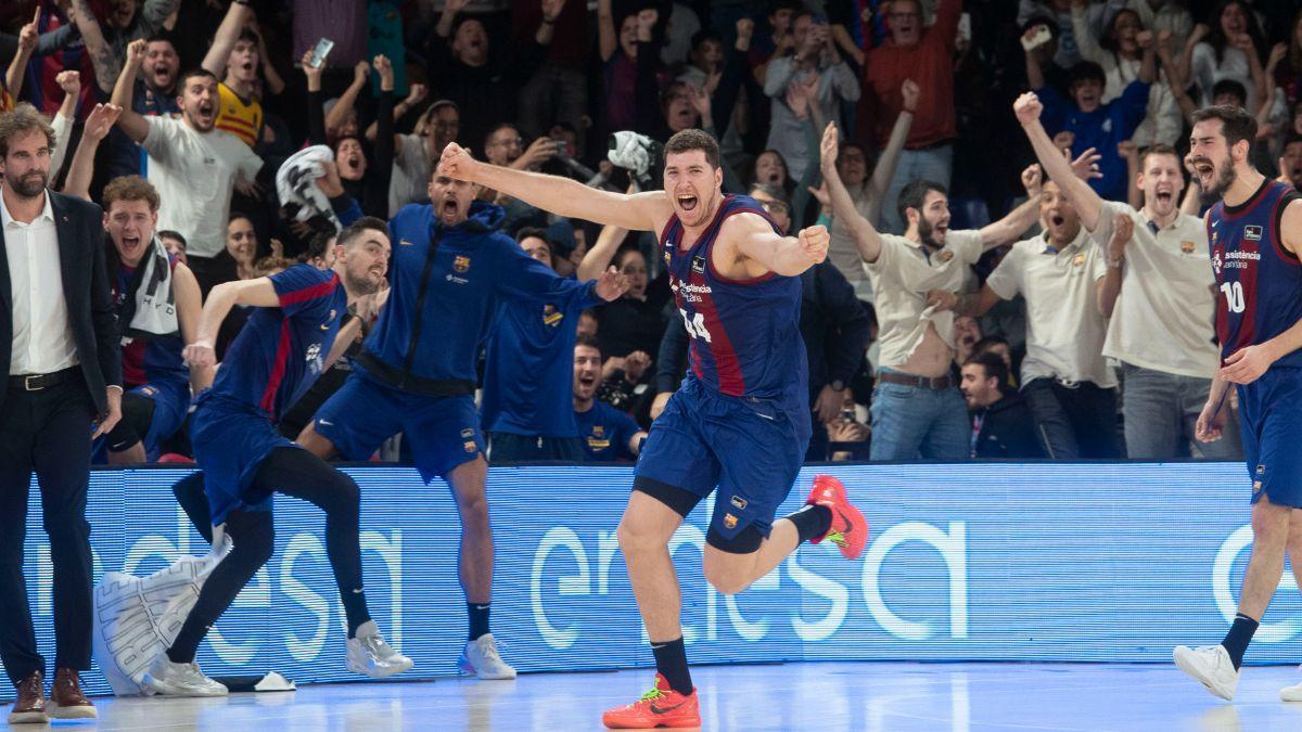 Joel Parra celebra su canasta ganadora ante Obradoiro