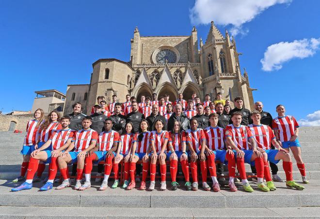 Imatges de la sessió fotogràfica a la Seu del Centre d'Esports Manresa