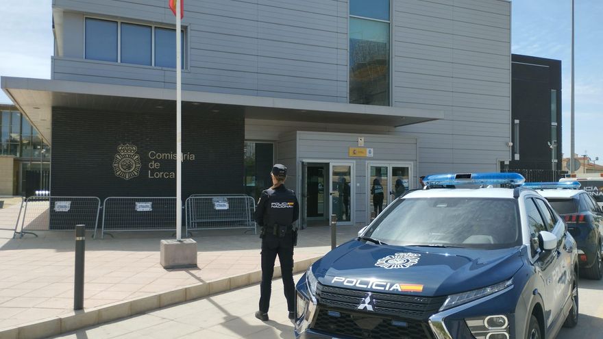 Mandan a la cárcel a un joven por robar violentamente a ancianos en Lorca