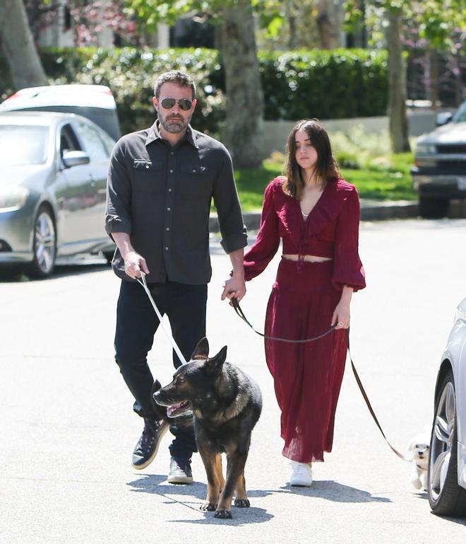 Ben Affleck y Ana de Armas paseando por Los Ángeles