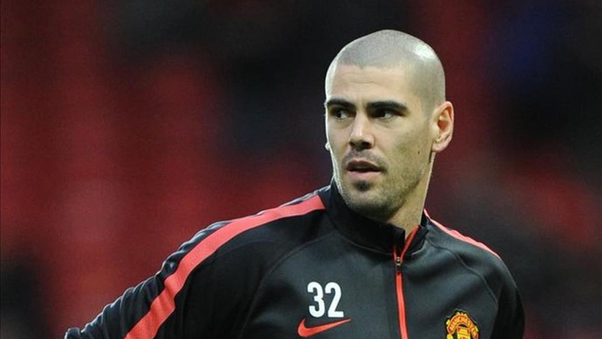 Víctor Valdés, a punto para su debut con el ManUnited