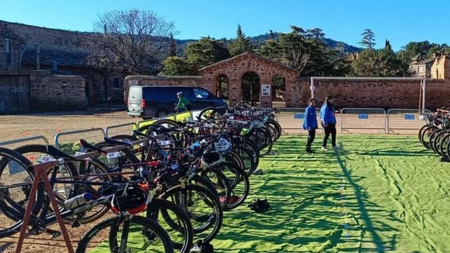 En esta segunda edición de la cita ineludible con el deporte al aire libre participaron hasta 150 niños y niñas de diferentes clubes de la geografía aragonesa. Esta actividad es impulsada por el Club ÉpilaCorre y el ayuntamiento. | FOTOS: SERVICIO ESPECIAL