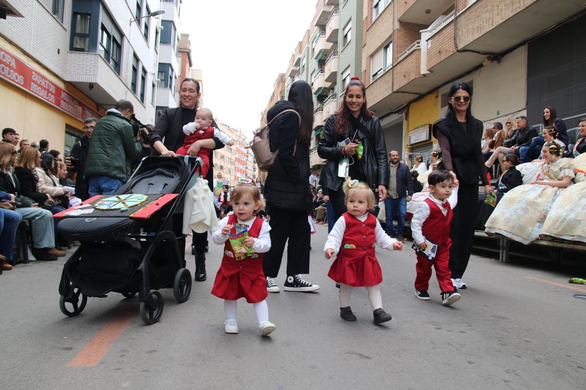 Las mejores imágenes de la Cabalgata del Ninot Infantil de Burriana 2026