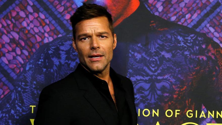 Ricky Martin tiene &quot;embriones congelados esperando&quot; por si amplía su familia