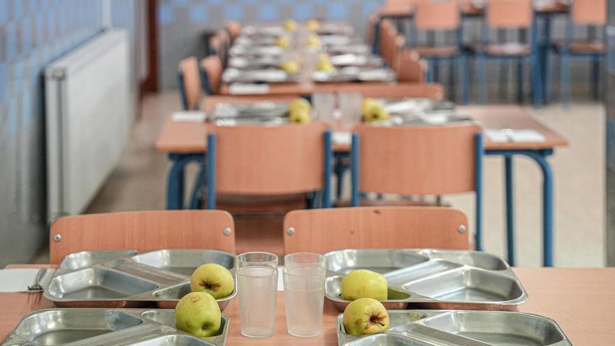 Quince euros más al mes, un kit dental de regalo y semáforos de ruido: las novedades del comedor escolar de línea caliente