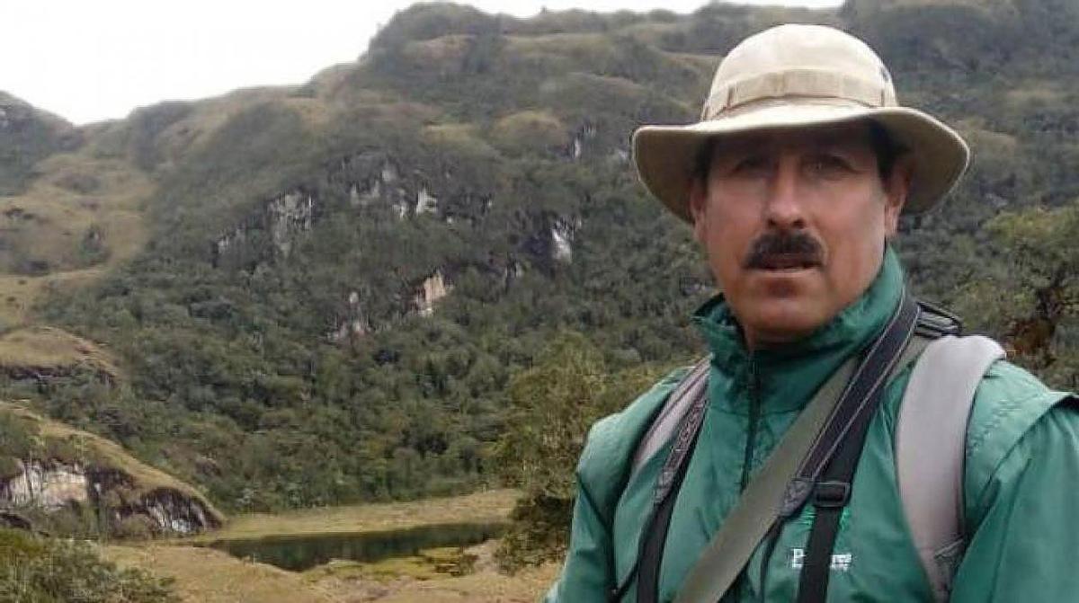 GONZALO CARDONA. Colombia (1965-2021).Guardabosques, se dedicó durante 20 años a la protección de aves y plantas. Su cadáver apareció, el pasado 11 de enero, semidesnudo y con dos balas en el pecho.