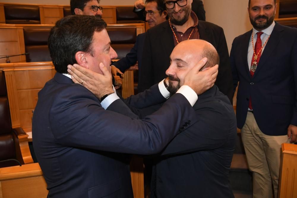 Fue elegido por 17 votos frente a los 14 otorgados a Rosa Gallego del PP. Ha anunciado un plan de lucha contra la despoblación rural en su investidura.