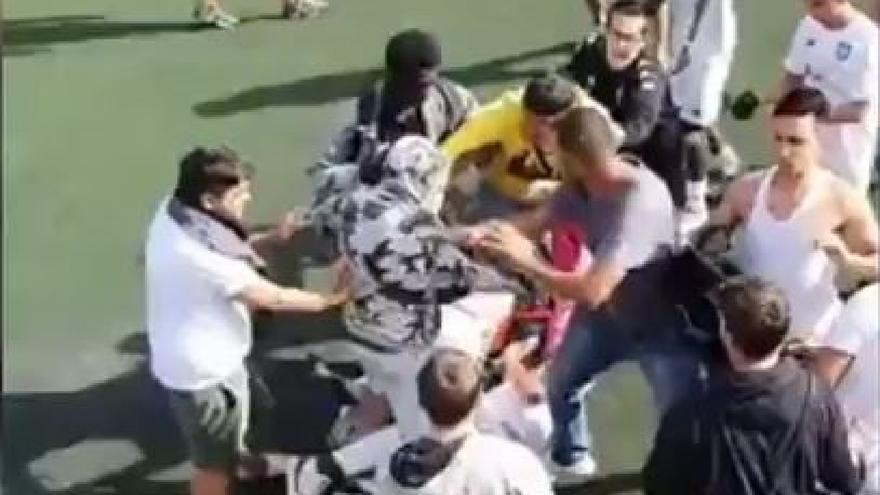 Terrorífica pelea en un partido de fútbol base en Tenerife