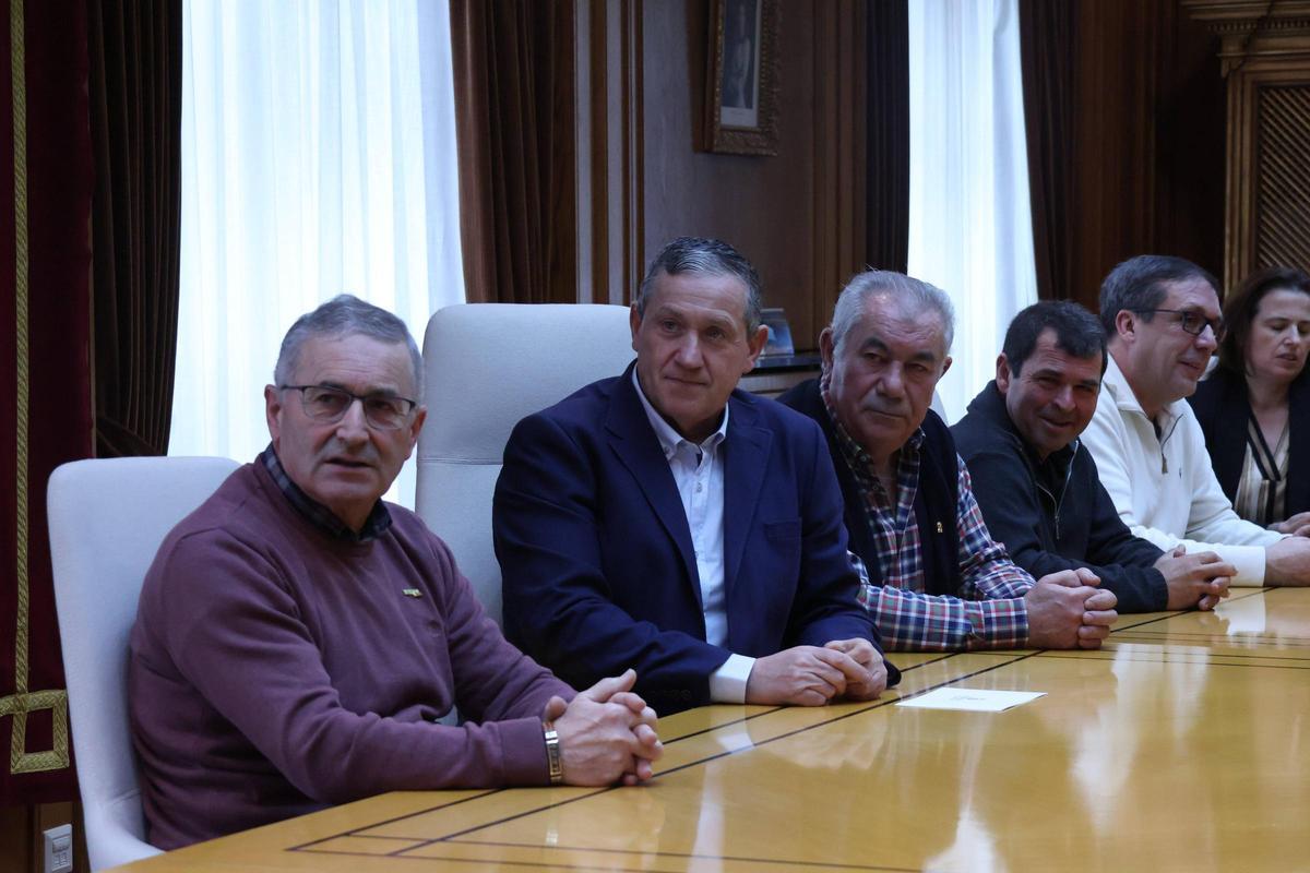 De izquierda a derecha, lorenzo Rivera (COAG), Javier Faúndez, Aurelio González (UPA), Antonio Medina (Asaja) y Antonio Rodríguez (UCCL).