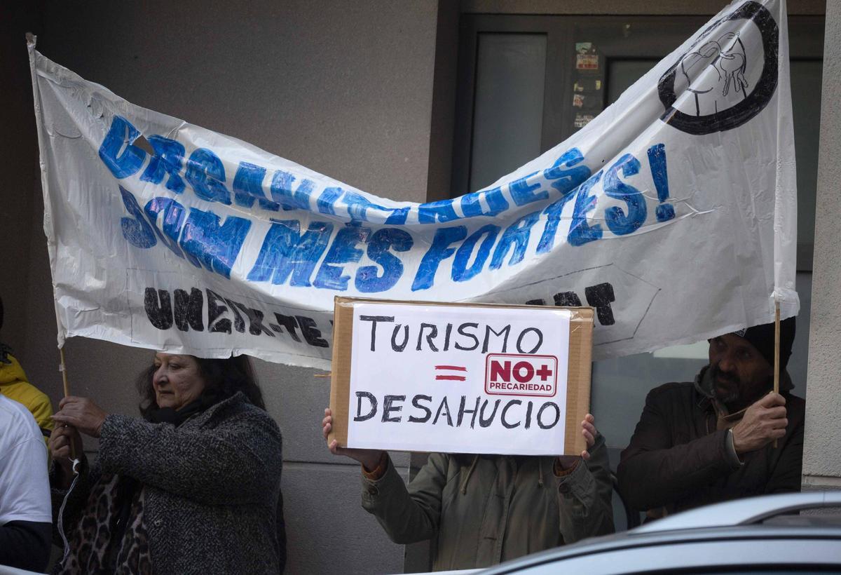 Tensión en Alicante por el desahucio a una pensionista en una vivienda propiedad de un fondo buitre
