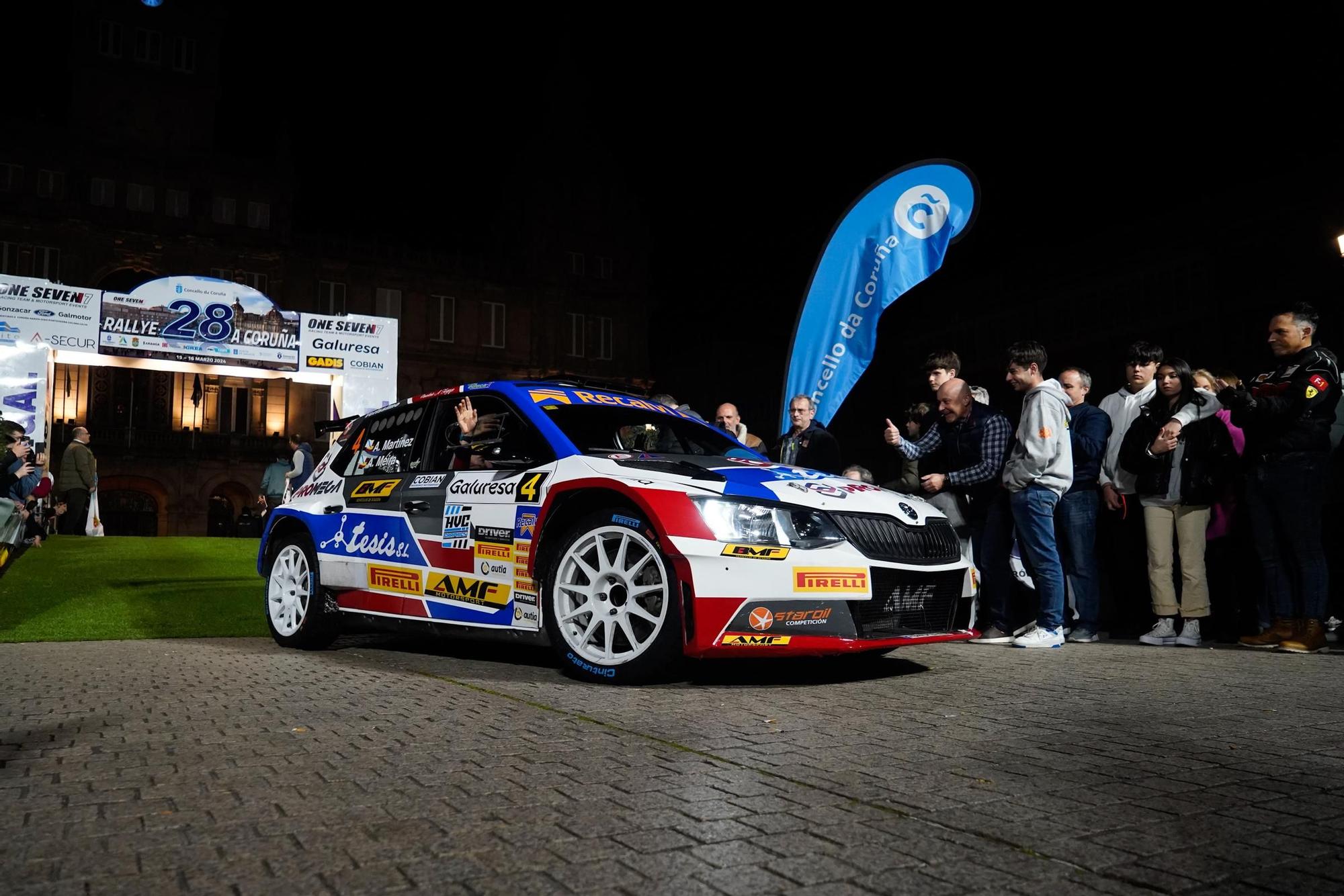 María Pita da la salida al Rally de A Coruña