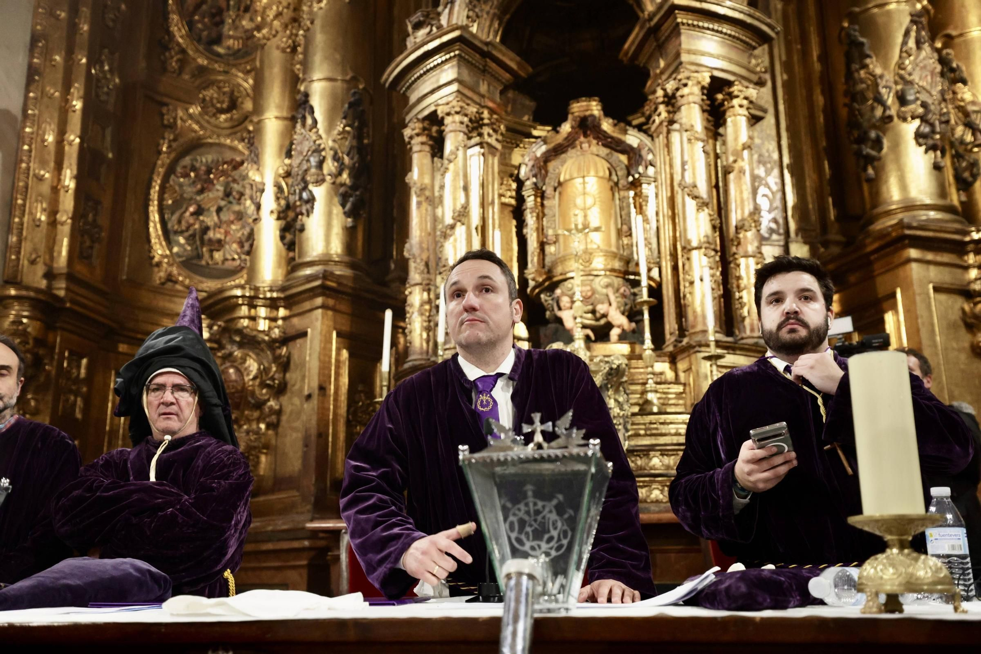 La lluvia chafa al Señor de Oviedo y obliga a suspender la procesión del Nazareno