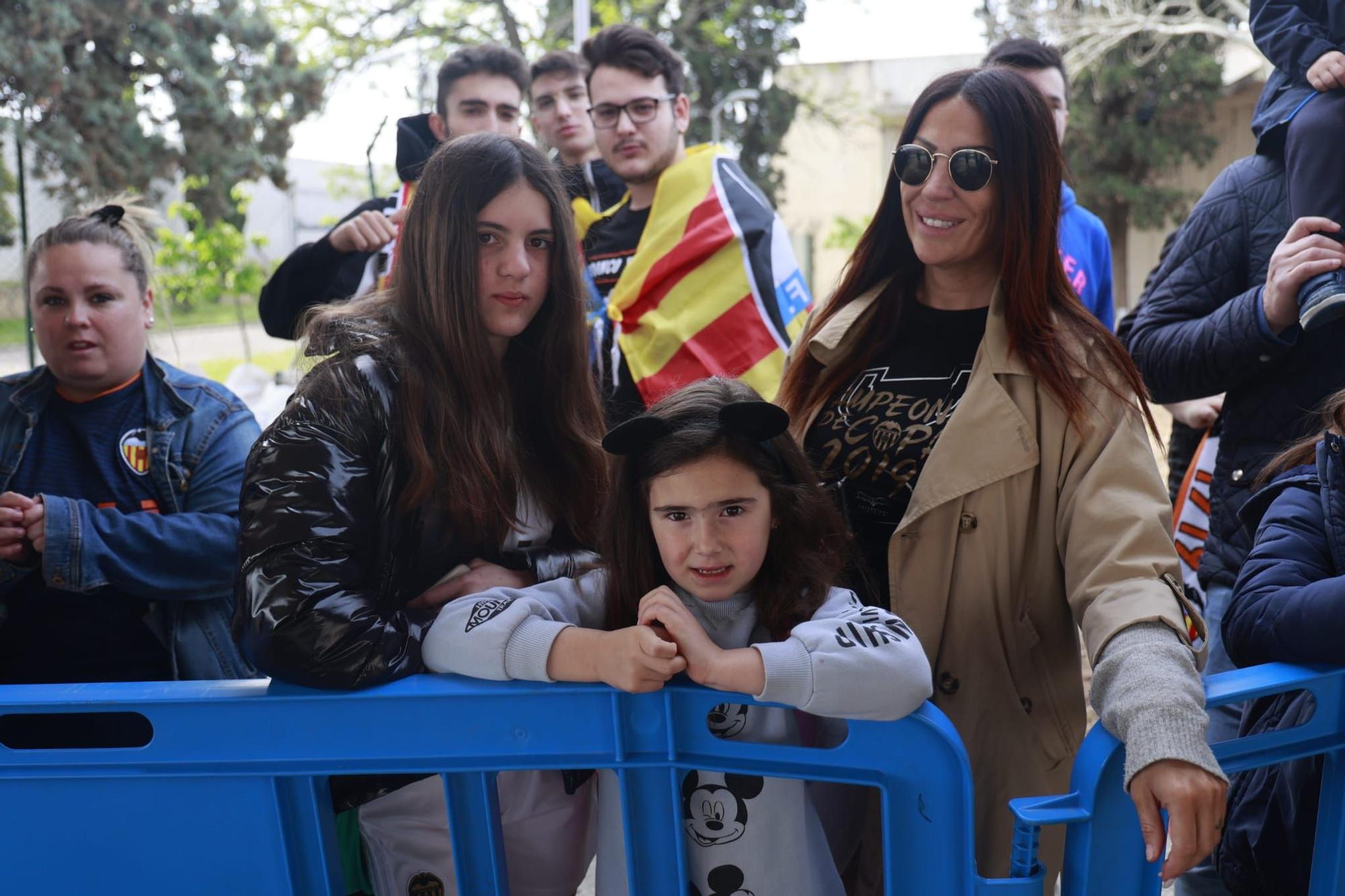 Comienza la peregrinación de los valencianistas a La Cartuja