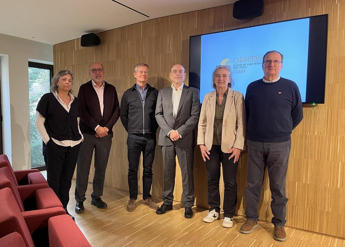 Membres de l'Observatori a la roda de premsa del Col·legi de Metges d'aquest dimarts.