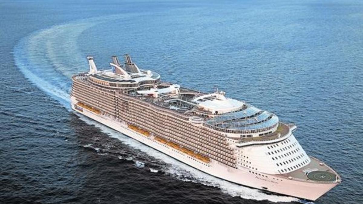 Imagen del 'Allure of the Seas' en aguas de Estados Unidos.