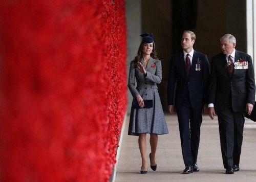 Los Duques de Cambridge han llevado a su hijo Jorge al viaje oficial a Australia, donde han renido homenaje a los soldados australianos que lucharon en las guerras mundiales.