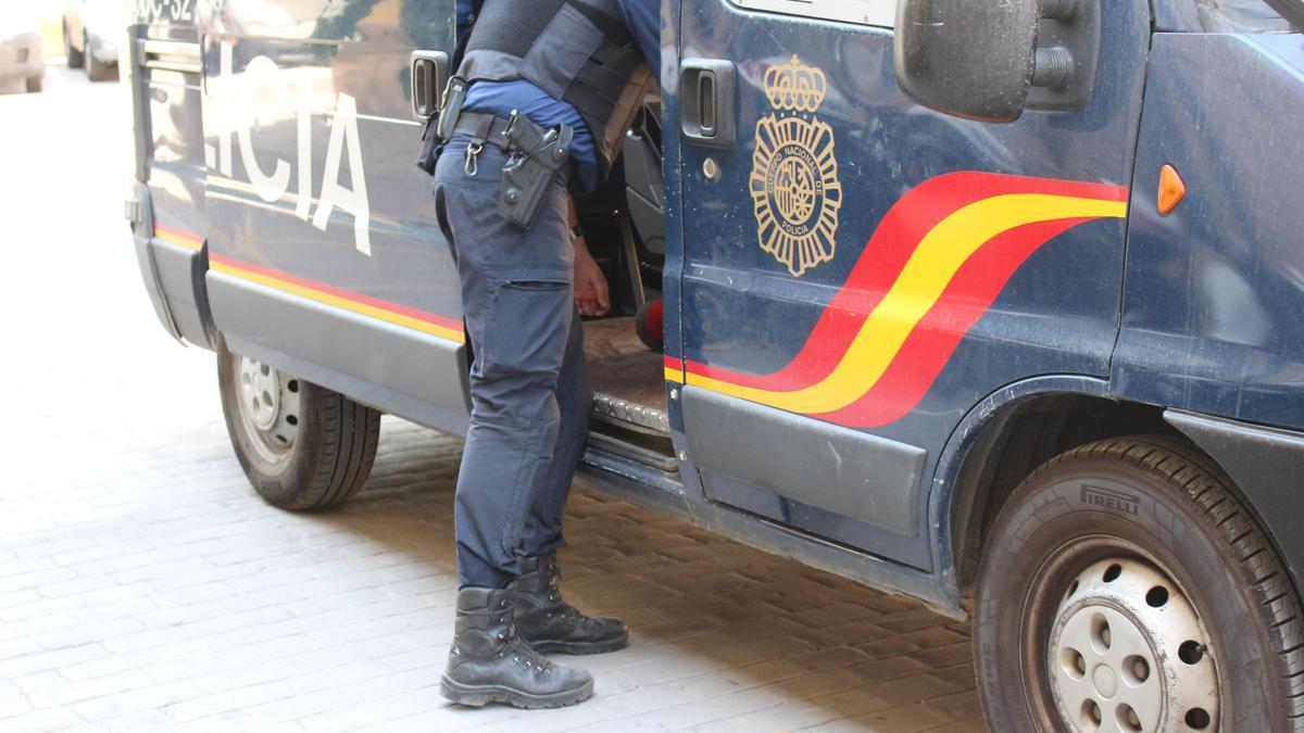 La Policía Nacional ha detenido a un menor como presunto autor de los robos.