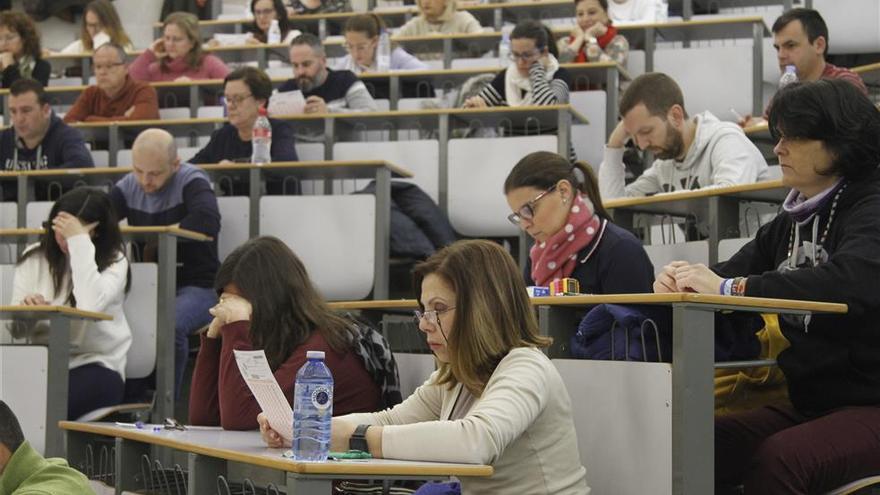 Casi 1.200 optan en Córdoba a una plaza de auxiliar administrativo del SAS