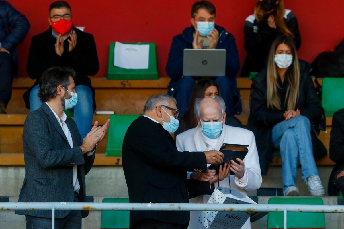 Las imágenes de la victoria del Arosa ante el Salamanca (1-0)