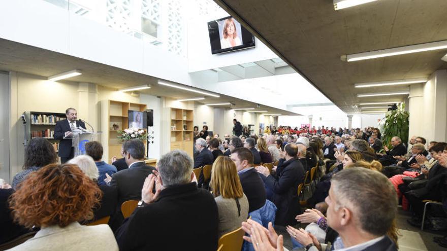 Més de 300 persones han omplert la Biblioteca Universitària en un sentit homenatge a Argelaguet