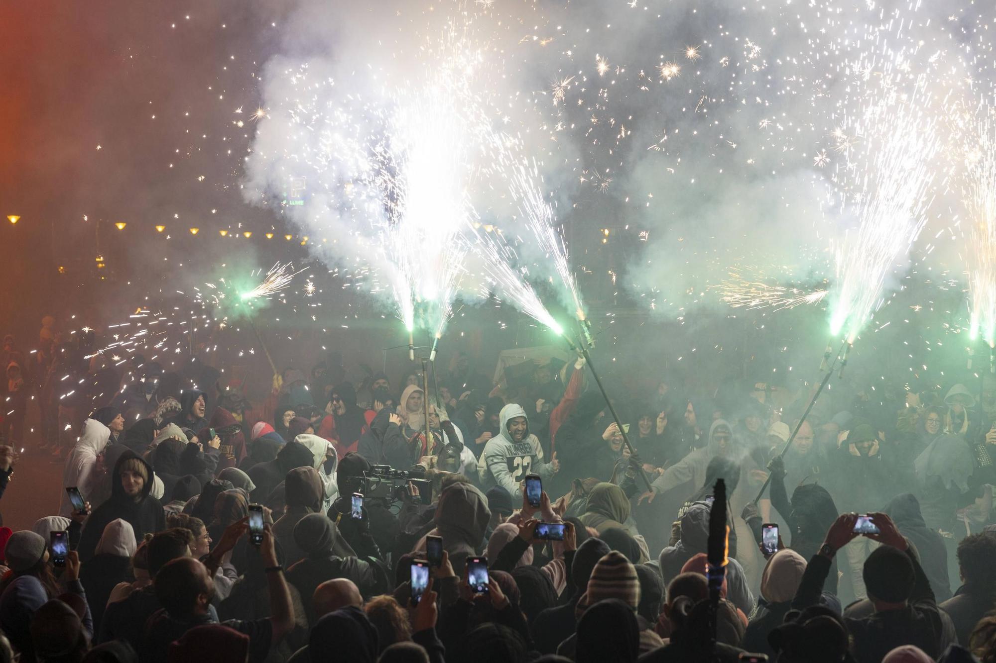 Höllenspektakel zum Abschluss des Stadtfestes von Palma auf Mallorca