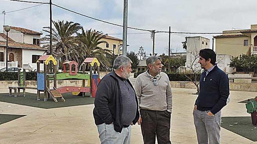 Remodelan una plaza de la Colònia