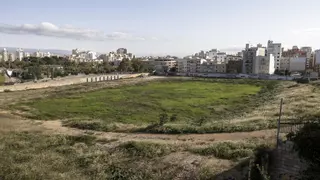 Cort prevé ampliar el aparcamiento de la plaza Barcelona y los equipamientos deportivos en el solar del Lluís Sitjar