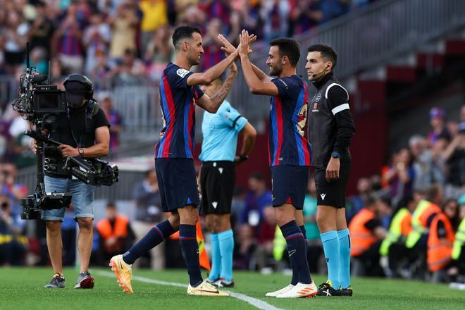 Las imágenes de la despedida de Jordi Alba, Busquets... ¡y el Camp Nou!