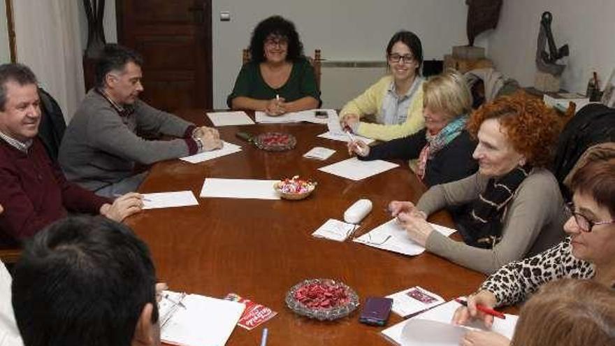 Integrantes del Consello da Igualdade en la reunión de ayer.  // Muñiz