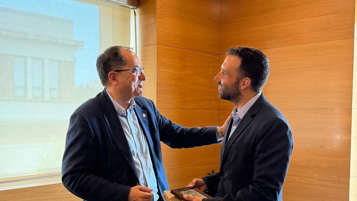 Reunión de Darío con el nuevo rector de la Universitat.