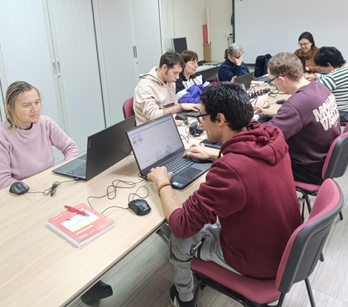 Las nuevas tecnologías son útiles para la inclusión social.