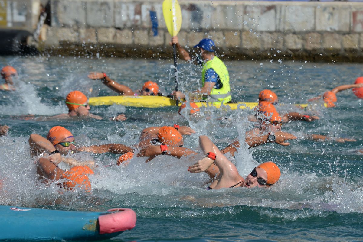 Travesía a nado en el Puerto de Málaga 2021