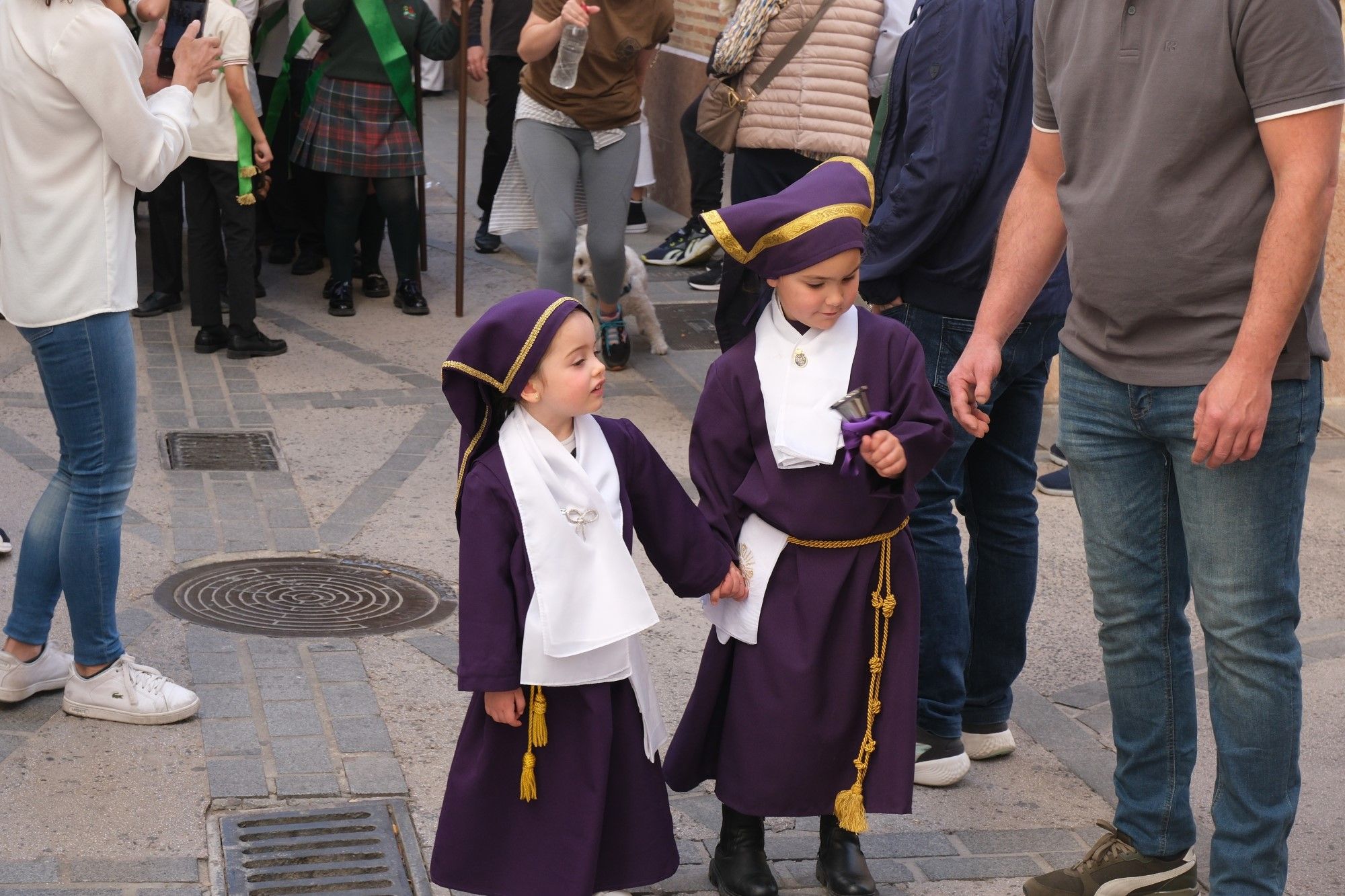 Concentración de tronos chicos en Antequera