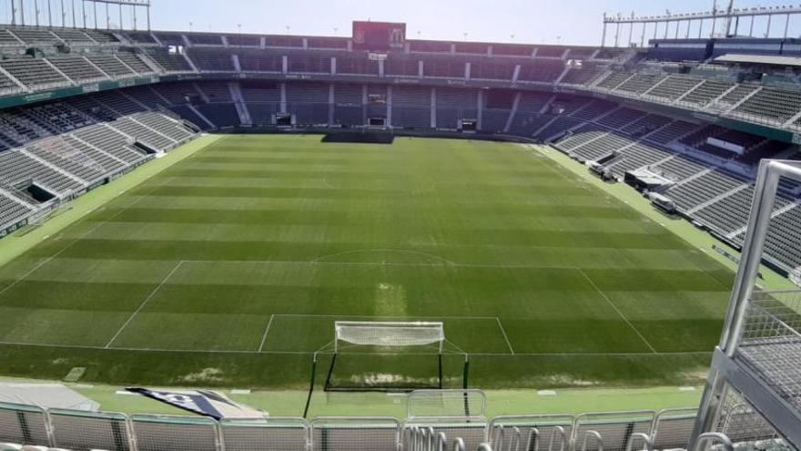 El estadio Martínez Valero cerrará sus puertas este domingo ante el Extremadura.