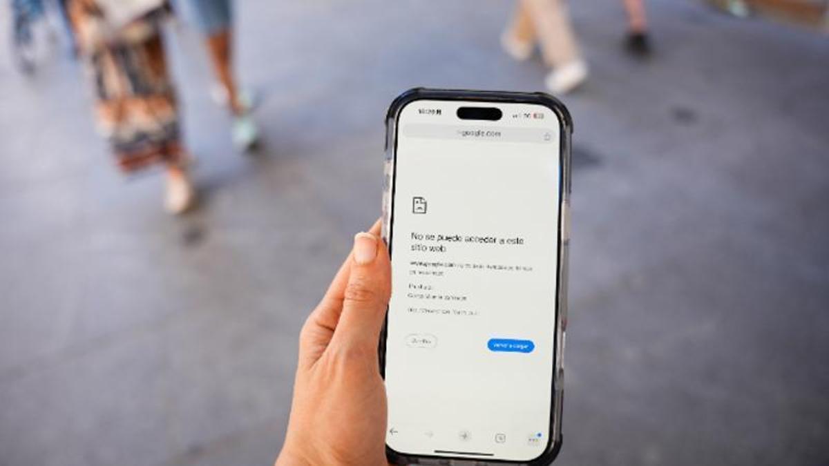 La pantalla de un teléfono móvil durante el tiempo en que duró la caída de las operadoras de telecomuicaciones.