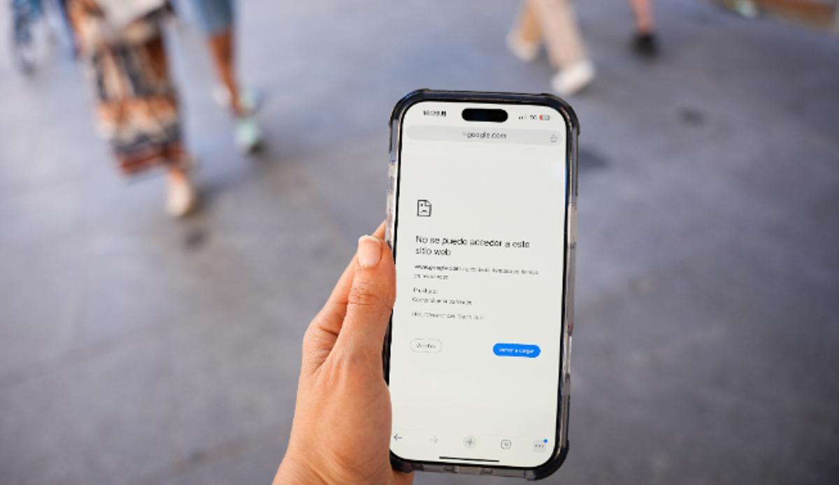 La pantalla de un teléfono móvil durante el tiempo en que duró la caída de las operadoras de telecomuicaciones.