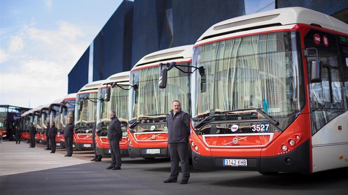 TMB sustituirá 450 autobuses diésel para paliar la contaminación