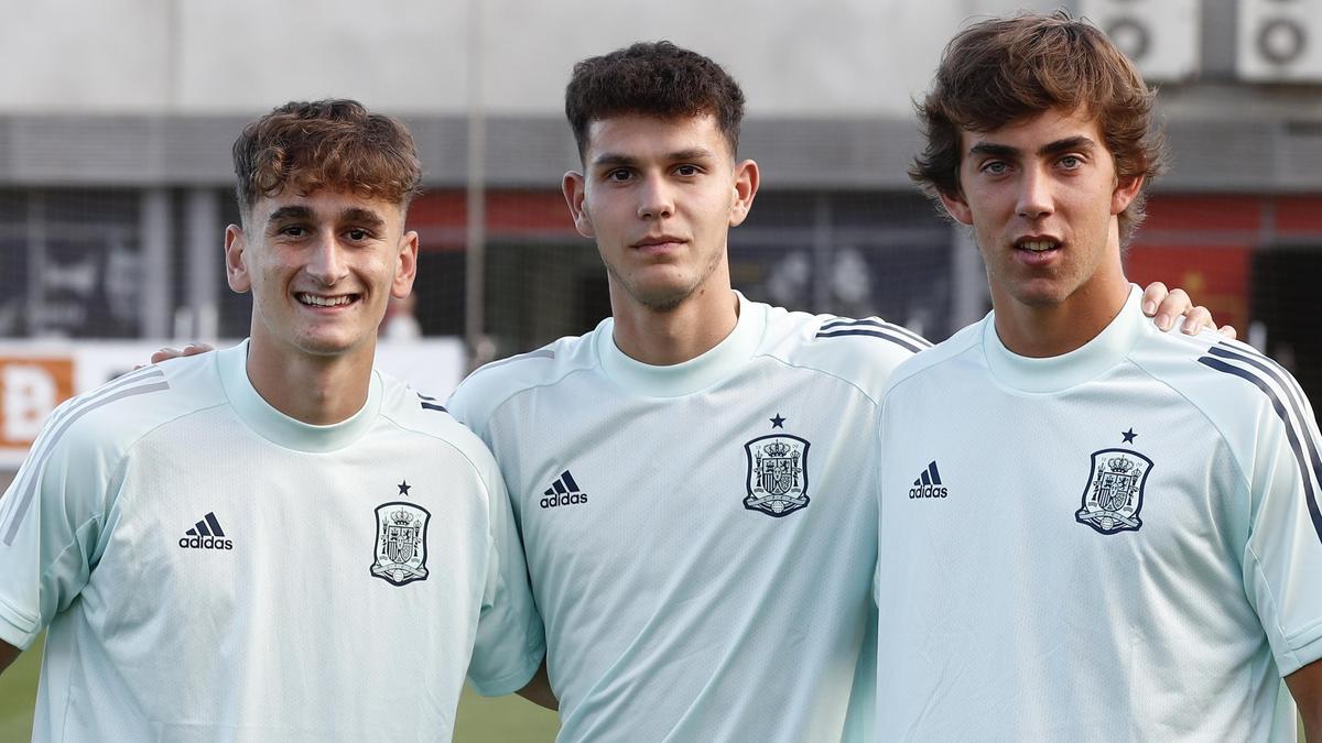 Noel, Trilli y Dani Barcia, hoy en la concentración de la selección sub 19.