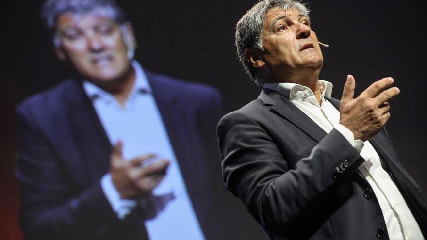 Toni Nadal, durante una de sus charlas motivacionales.