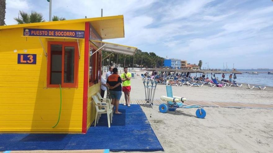 Los Alcázares tendrá socorristas en sus playas por primera vez en Semana Santa