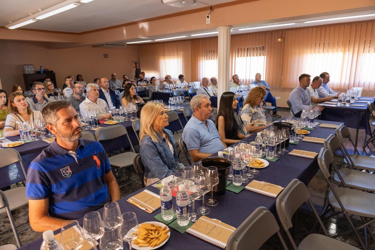 Presentación de la planta de desalcoholización de Destilerías San Valero en Cariñena al sector vinícola y bodegas de la D.O (2)