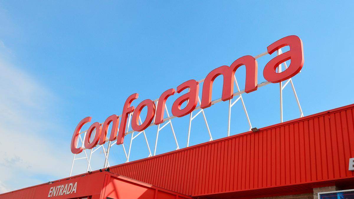 El versátil zapatero de Conforama que ha sido rebajado de precio